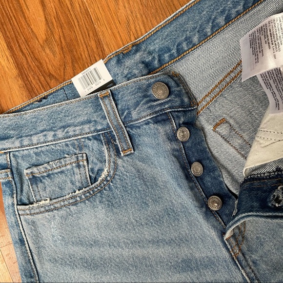 Levi’s Wedgie Straight Jeans - Picture 2 of 5